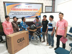 Dinas Sosial Bombana Salurkan Bantuan untuk Kelompok Rentan, Meningkatkan Kesejahteraan Masyarakat