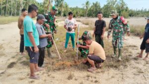 Babinsa Koramil 03/Poleang Laksanakan Penanaman Pohon Penghijauan di Desa Paria