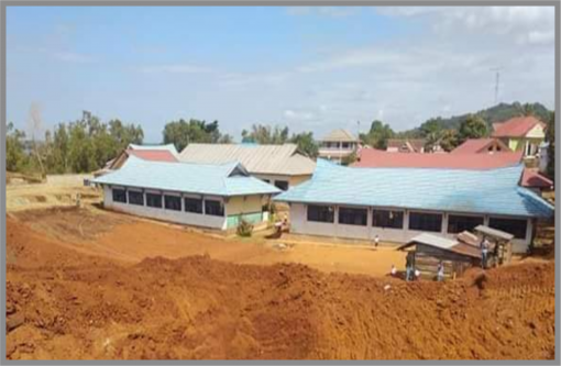 Penambangan Nikel oleh PT. WIN tepat dibelakang Sekolah