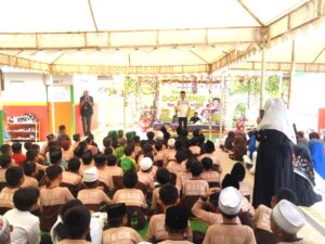 Maulid Nabi di SIT Al-Izzah Bombana: Tanamkan Cinta Rasul Pada Siswa