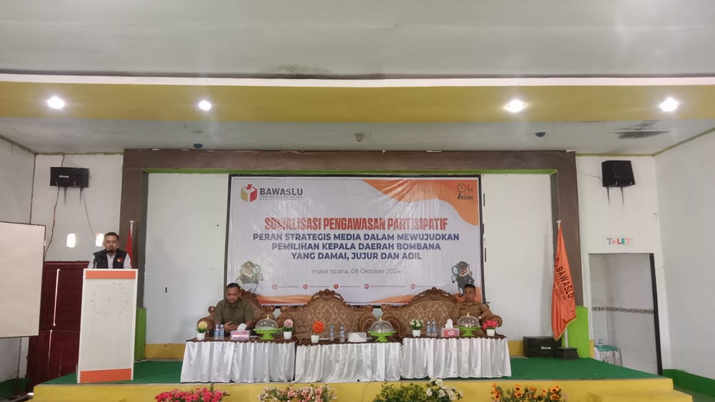 Ketua Bawaslu Bombana, Irfan, SH., M.Kn saat menyamppaikan sambutannya