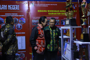 Pj Bupati Bombana Resmikan Pameran HUT Ke-21, Apresiasi Komitmen Kesbangpol dalam Meningkatkan Kesadaran Kebangsaan