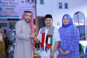 Ramadan Bersama Gaza: Syech Odai Mousa Ahmad Al Naser Beri Tausiyah, Wakil Bupati Bombana Pimpin Penggalangan Dana