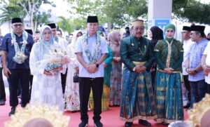 Sinergi Ramadan: Gubernur Sultra Bagikan Ribuan Sembako dan Perkuat Solidaritas di Bombana