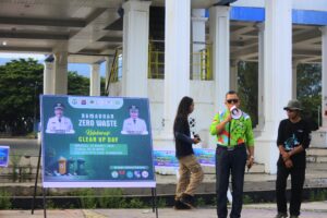 Pj. Sekda Bombana Resmi Buka Aksi Bersih-Bersih Ex MTQ, Komunitas dan Pelajar Ramaikan Gerakan Zero Waste di Ramadhan