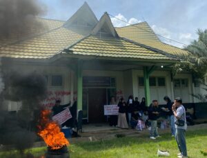 Mahasiswa Bombana Desak Perubahan, Ancam Aksi Lebih Besar