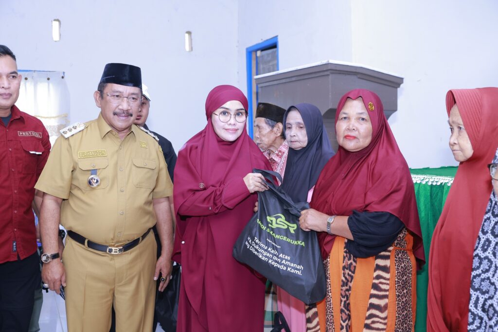 Safari Ramadhan Bombana: Bansos hingga Buka Puasa Bersama Pererat Kebersamaan Warga