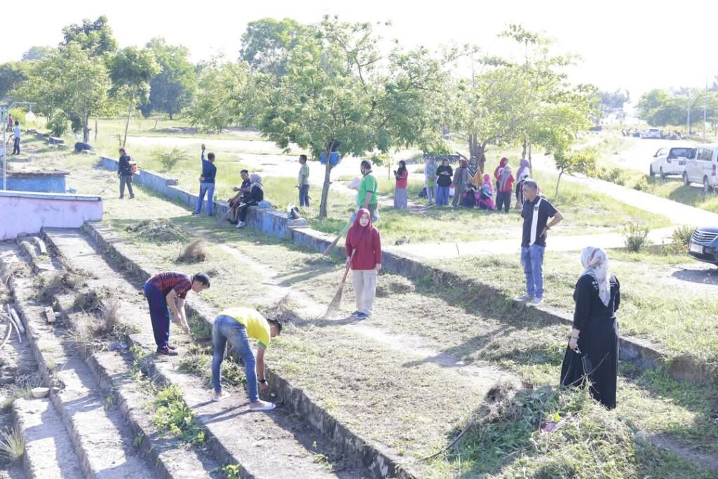 DPPKB Bombana Ajak Gotong Royong Bersihkan RTH Dukung Pekan Berani Bersih
