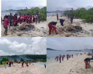 Babinsa Koramil 1431-02/Kabaena Bersihkan Sampah Sepanjang Pantai Wisata Bungi Bersama Pemerintah Kecamatan
