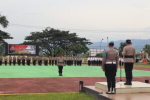 28 Personel Polres Bombana Naik Pangkat, Kapolres Ingatkan Jangan Cepat Puas Diri
