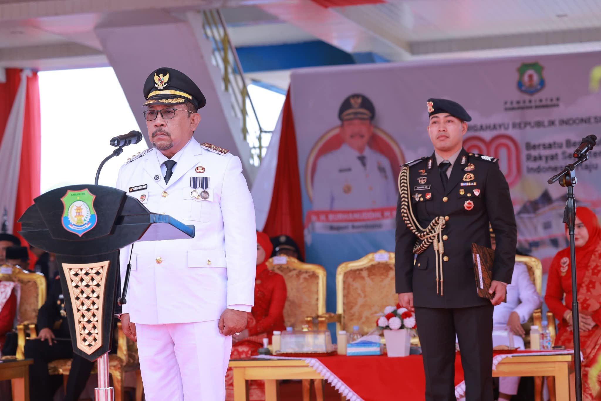 Ketgam : Bupati Bombana Ir. Burhanuddin, M.Si Saat Menjadi Inspektur Upacara Peringatan HUT Ke-80 Kemerdekaan Republik Indonesia Di Eks MTQ/RTH Rumbia Minggu, 17 Agustus 2025