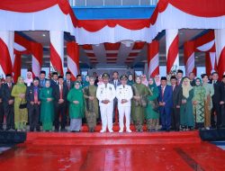 Upacara Penutupan HUT ke-80 RI di Bombana Kibarkan Semangat Gotong Royong