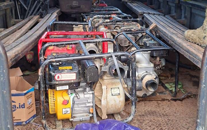 Ketgam: Barang Bukti Yang di Amankan Polres Bombana 12 Unit Alcon Penambang Emas Iegal Pada Saat Razia di Desa Wumbubangka, Kecamatan Rarowatu Utara, Rabu 27 Agustus 2025.