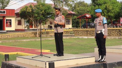 Kapolres Bombana AKBP Wisnu Hadi, S.I.K., M.I.K Saat Bertindak Sebagai Inspektur Upacara di Upacara Peringatan Hari Juang Polri Tahun 2025 di Lapangan Apel Tatag Trawang Tungga Polres Bombana, Kamis 21 Agustus 2025 Foto : Humas Polres Bombana
