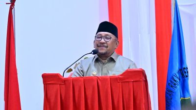 Ketgam : Bupati Bombana Ir. H. Burhanuddin, M.Si Saat Memberikan Sambutan di Rapat Paripurna Dewan Perwakilan Rakyat Daerah (DPRD) Kabupaten Bombana di Ruang Rapat Paripurna DPRD Kab. Bombana, Selasa 30 September 2025