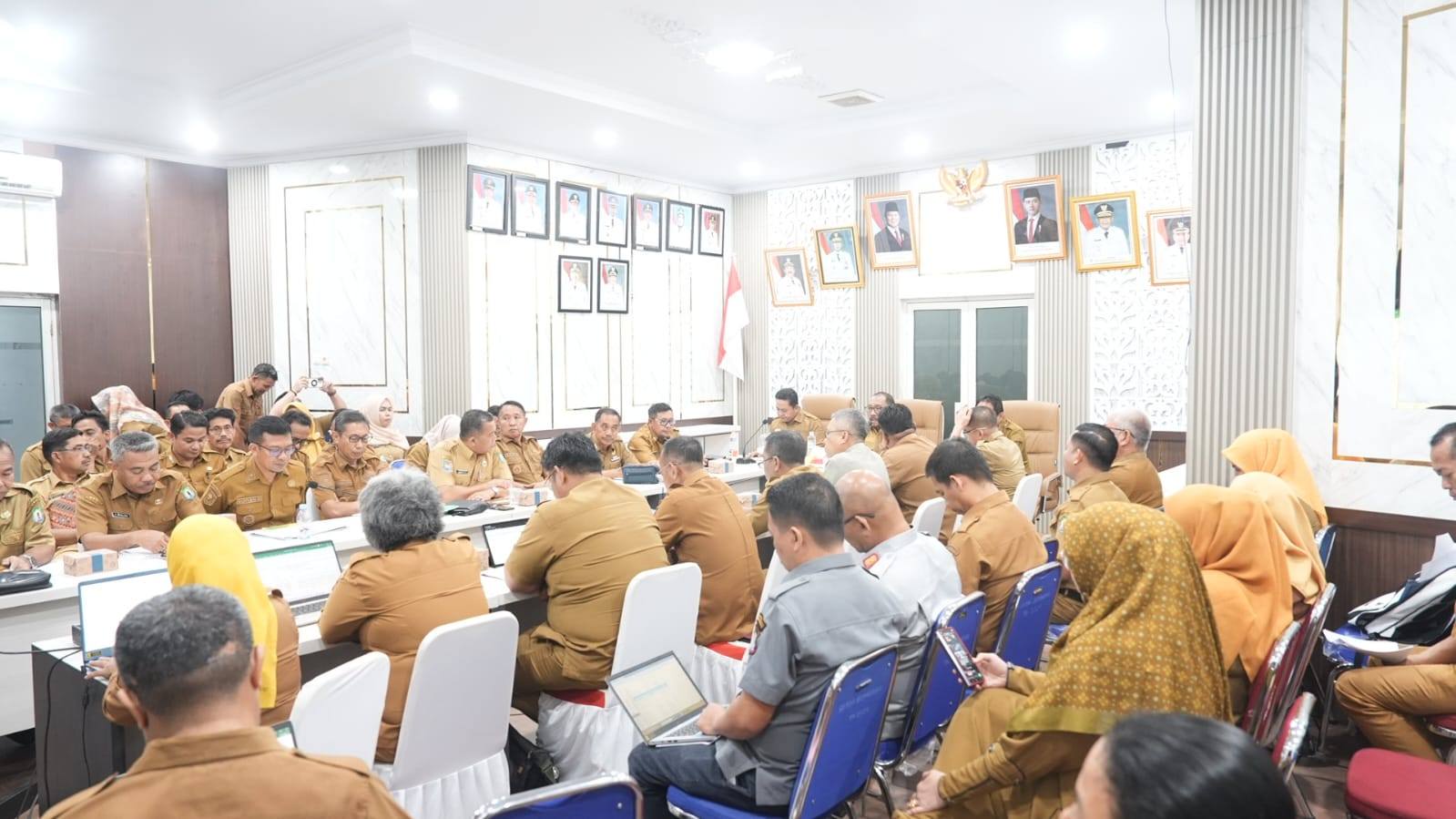 kegiatan Monitoring dan Evaluasi Pencapaian Laporan Realisasi Fisik Tahun Anggaran 2025 (Triwulan III) dan Realisasi Pendapatan Asli Daerah (PAD)