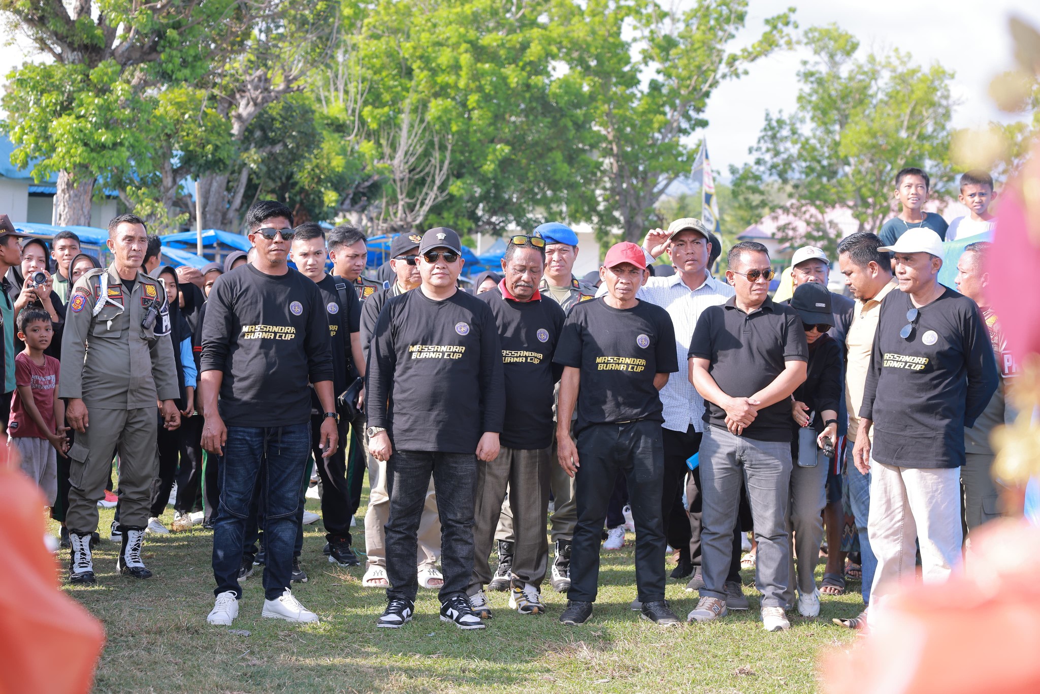 Wakil Bupati Bombana, Ahmad Yani, S.Pd., M.Si., secara resmi membuka Turnamen Sepak Bola Massanra Buana Cup I yang digelar di Lapangan Sepak Bola, Kelurahan Bambaea, Kecamatan Poleang Timur