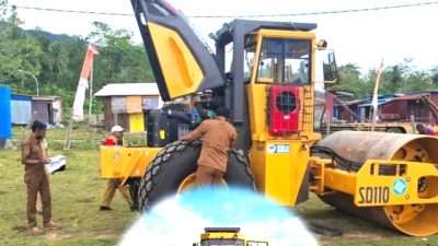 Vibro Roller Baru Dinas PUPR Bombana Perkuat Penanganan Jalan Dongkala–Sikeli di Pulau Kabaena