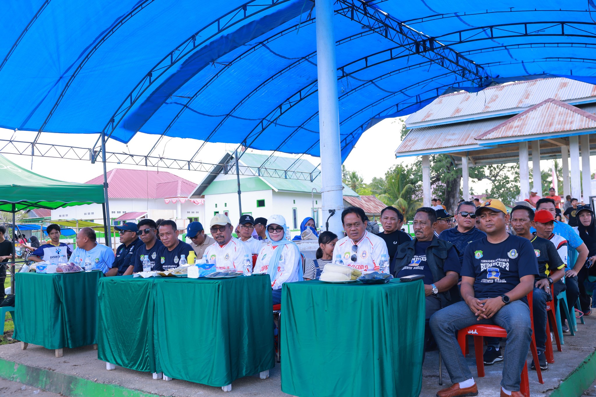 Bupati Bombana menghadiri sekaligus membukan kegiatan olahraga di Poleang timur