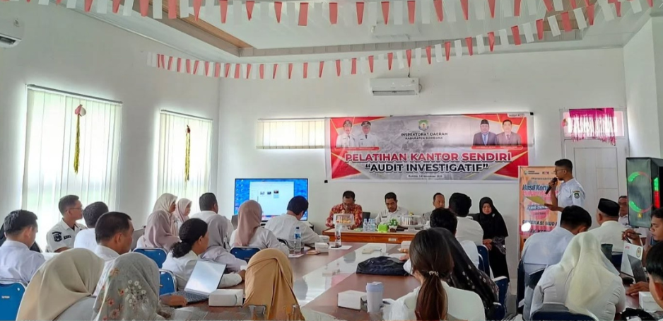Ketgam: Suasana Kegiatan Pelatihan Kantor Sendiri (PKS) Di Gedung Auditor Inspektorat, Kantor Inspektorat Bombana.