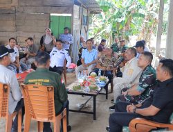 Bupati Bombana Dengarkan Keluhan Petani di Poleang Timur