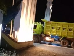 Pelaksana Mega Proyek By Pass Bombana Bandel, Pakai Mobil Sepuluh Roda, Jalan Umum Rusak