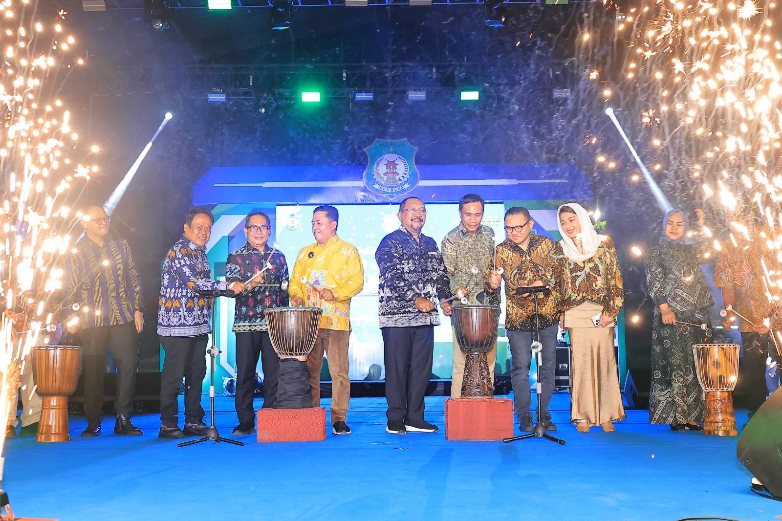 Penutupan rangkaian perlombaan olahraga dan seni dalam rangka Hari Ulang Tahun (HUT) ke-22 Kabupaten Bombana.