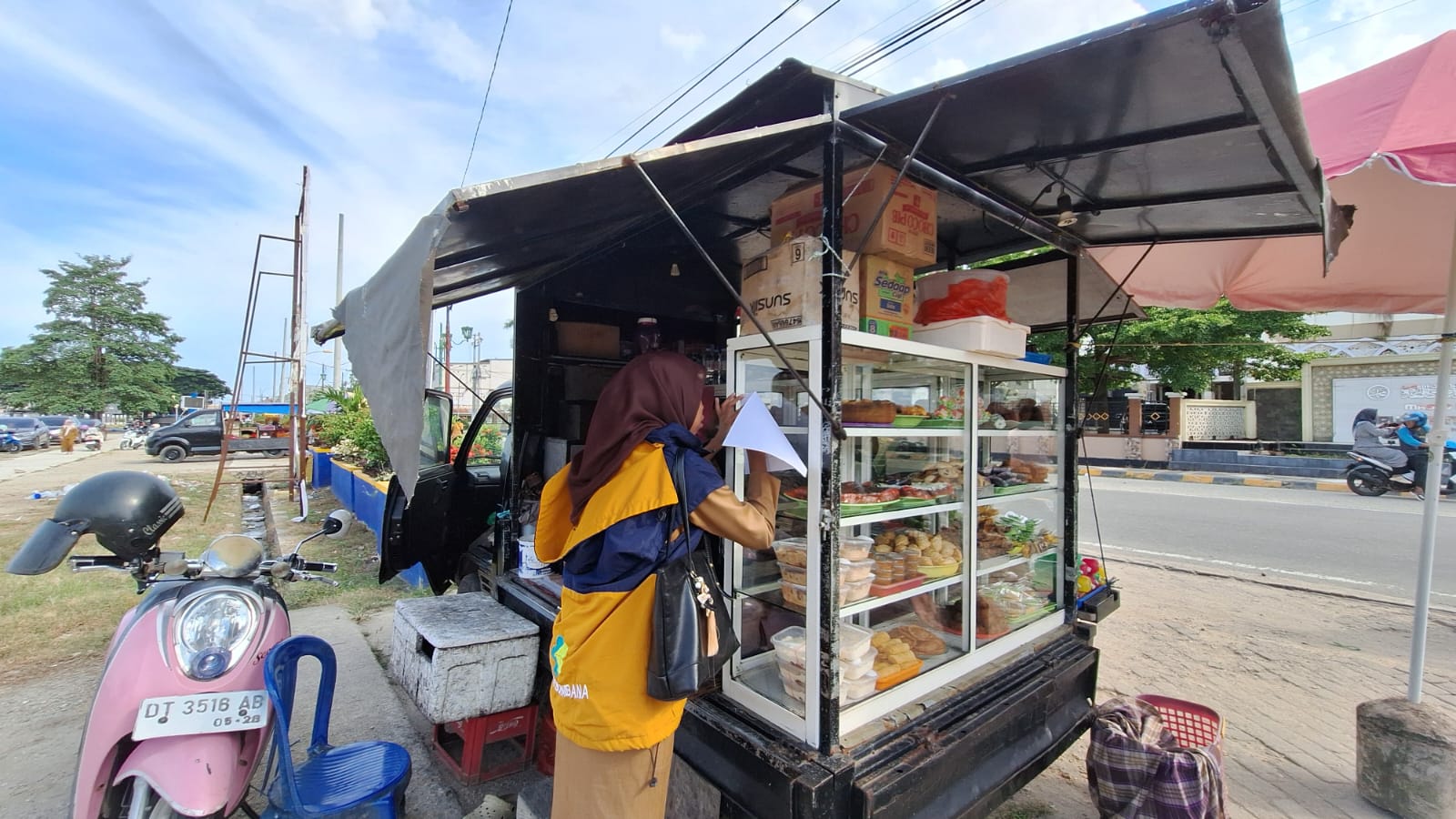 Dinkes Bombana Periksa Takjil Ramadhan