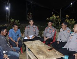 Kapolres Bombana Kunjungi Keluarga Korban Longsor Tambang Emas di Rarowatu