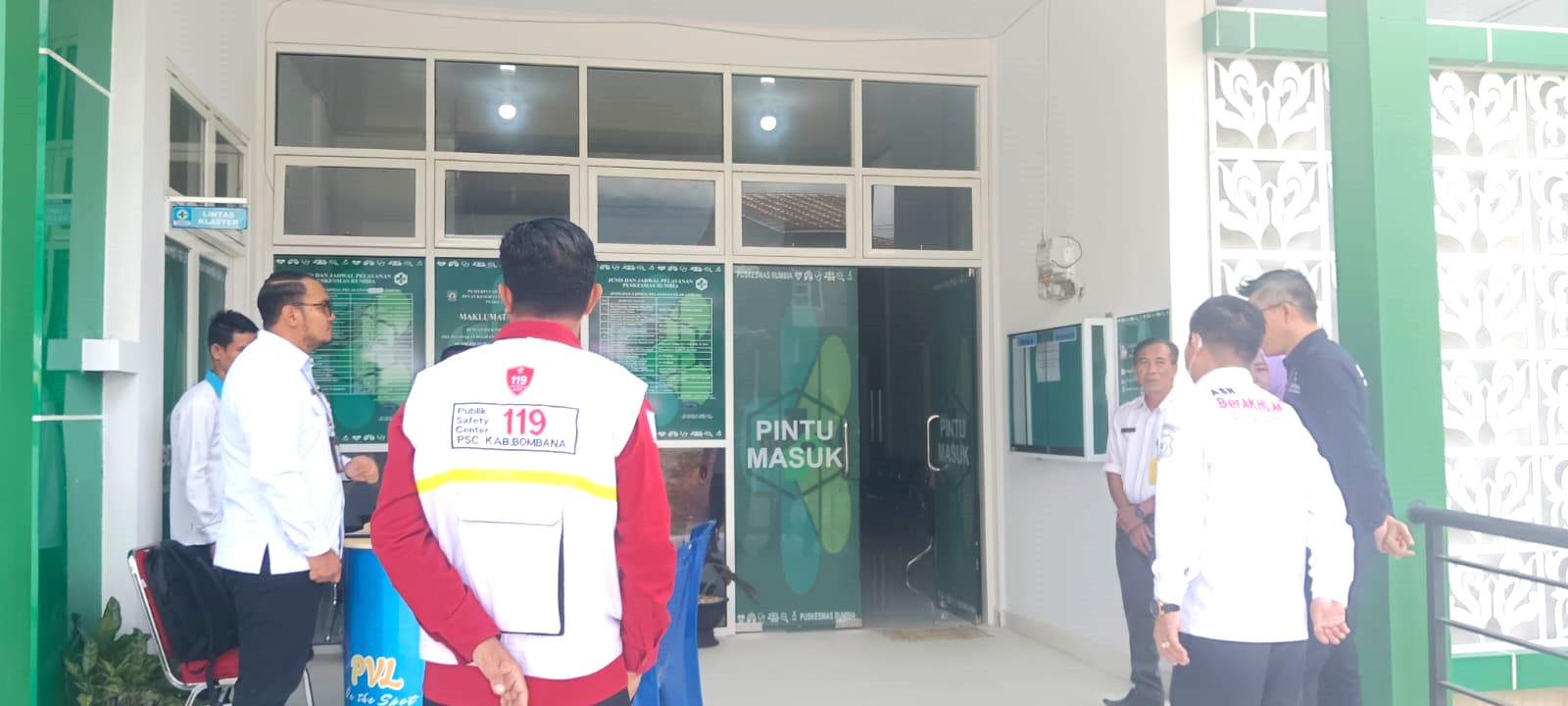 Ombudsman RI bersama jajaran Dinas Kesehatan Bombana meninjau langsung alur pelayanan pasien di Puskesmas Rumbia.
