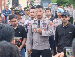 Kapolres Bombana Temui Massa Aksi, Dialog Terbuka Berujung Jabat Tangan Damai