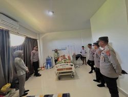 Kapolres Bombana Jenguk AKP Muhammad Nur Sultan, Beri Semangat dan Doa Kesembuhan