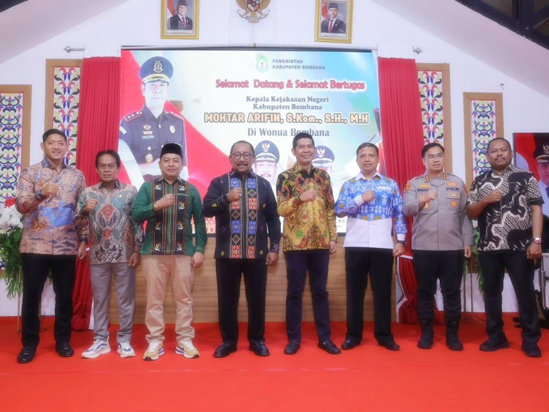Pemkab Bombana memperkuat sinergi dengan Kejaksaan Negeri Bombana. Bupati Burhanuddin menyambut Kajari baru Mohtar Arifin dan mendorong penguatan pendampingan hukum, pencegahan korupsi, serta penegakan hukum yang humanis.